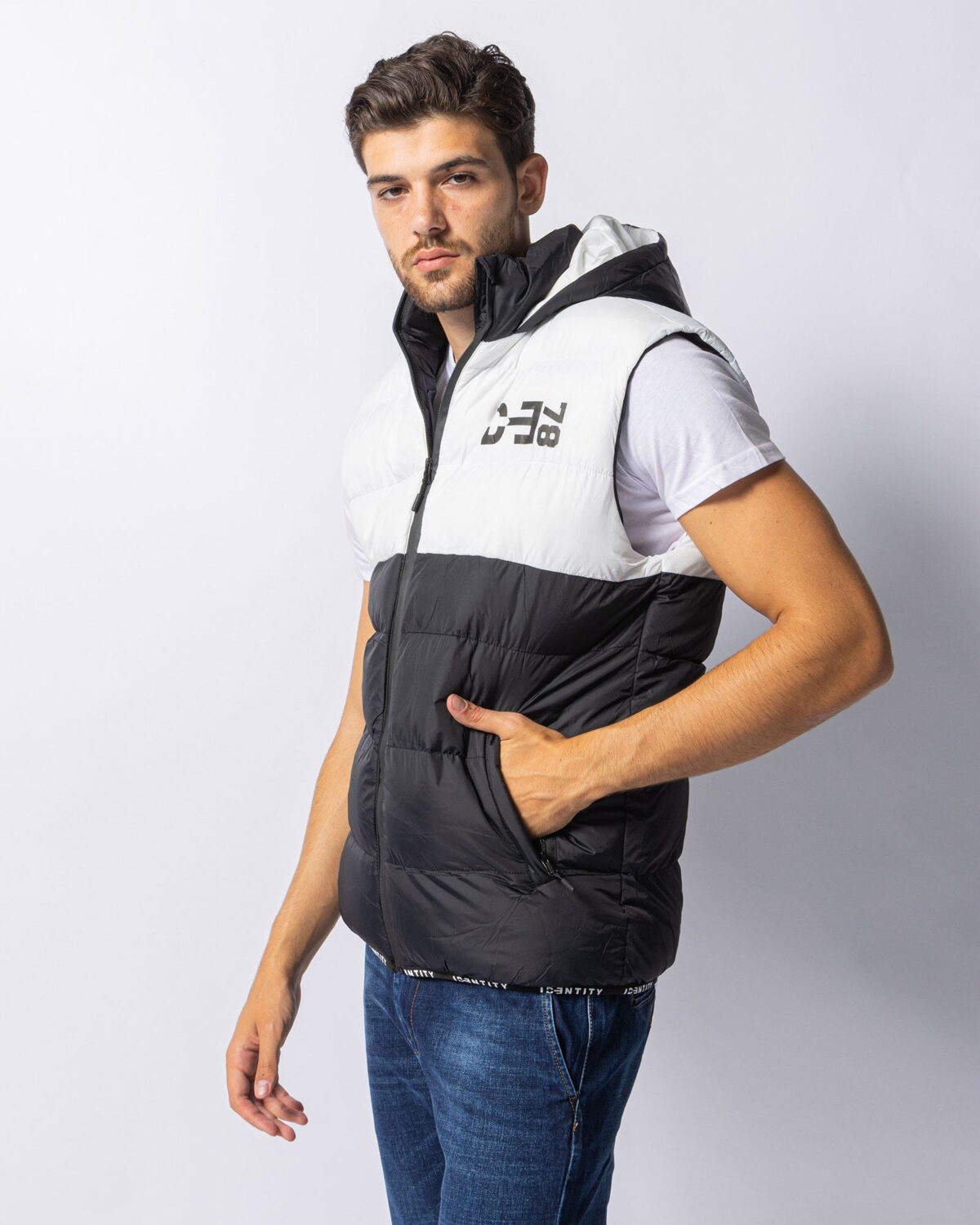Smanicato Uomo Identity