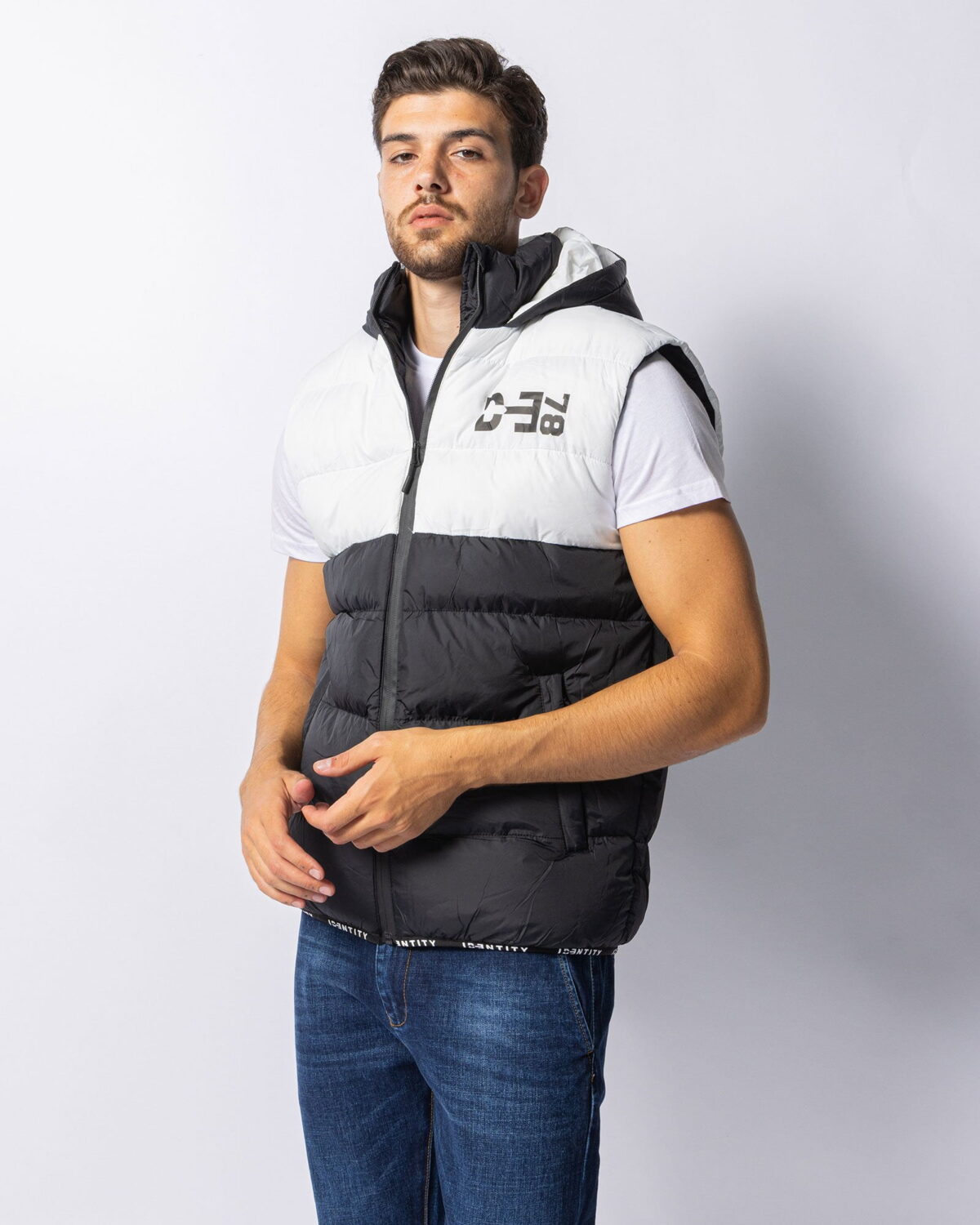 Smanicato Uomo Identity