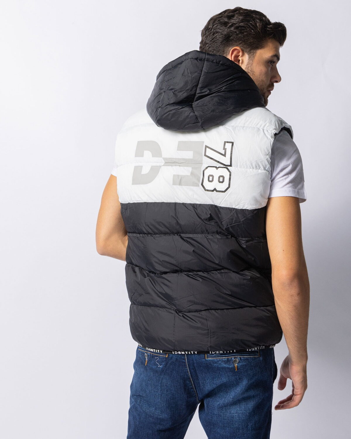Smanicato Uomo Identity