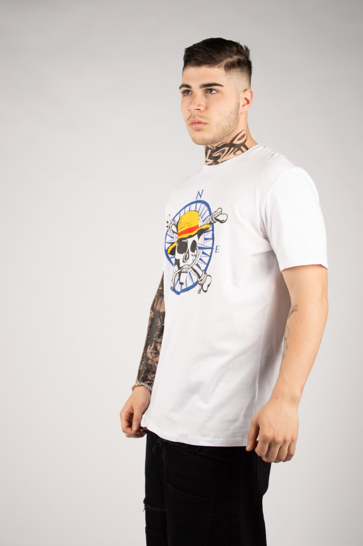 T-SHIRT UOMO CON STAMPA - PRIONEPIECE02_02_03